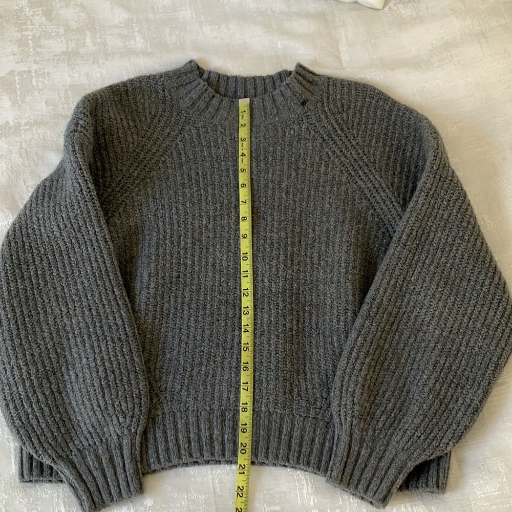 Old Navy Mockneck Cropped Gray XL Sweater - Picture 6 of 7